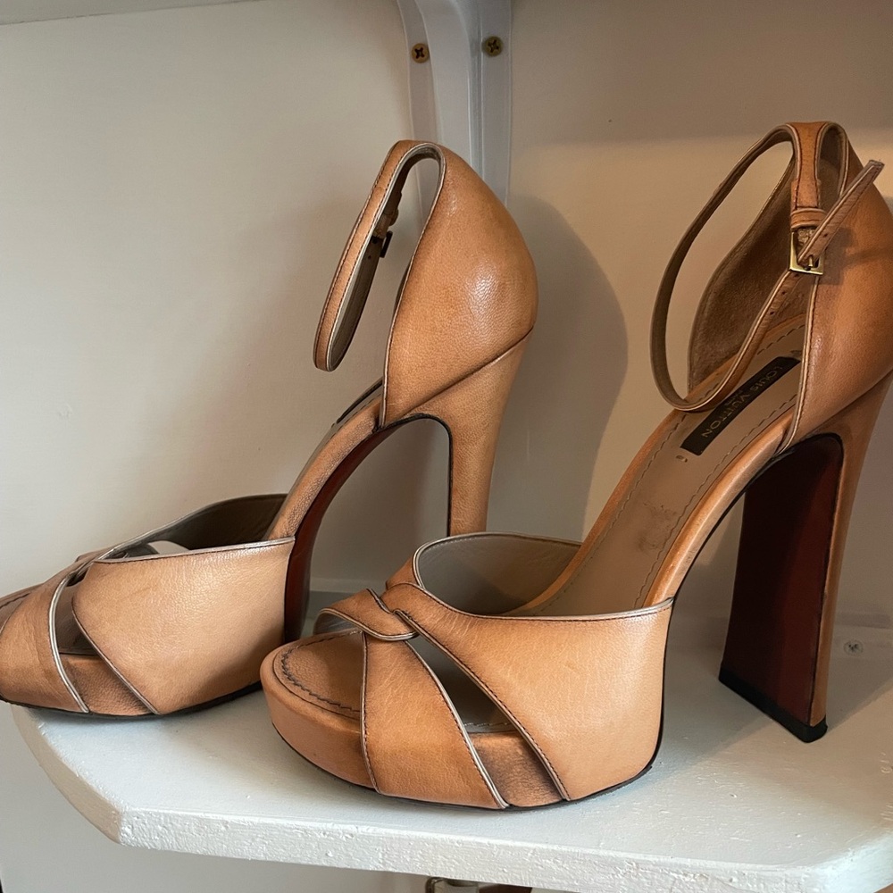 New! Louis Vuitton Brown Leather Heels with Strappy Design (no box) - Picture 3 of 5